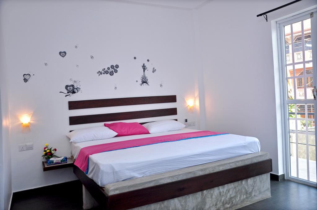 Petit Guest House Negombo Bagian luar foto