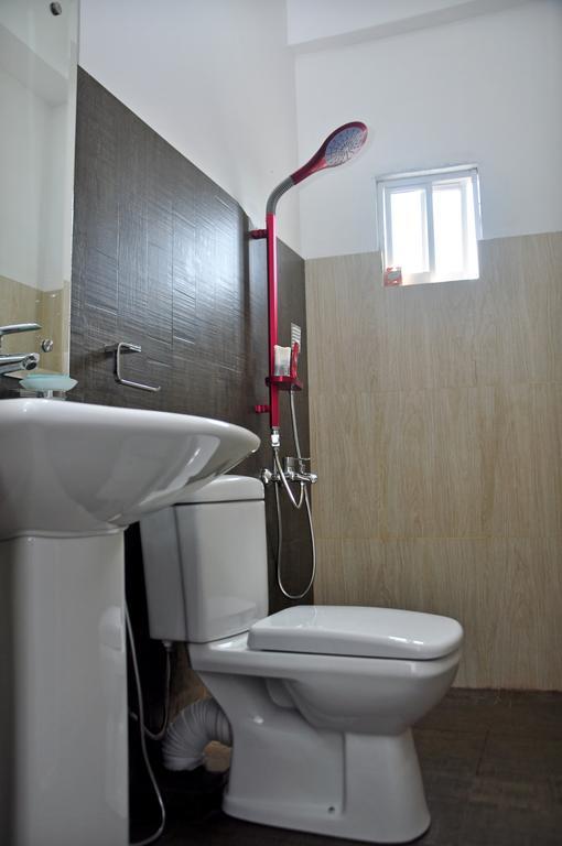 Petit Guest House Negombo Bagian luar foto