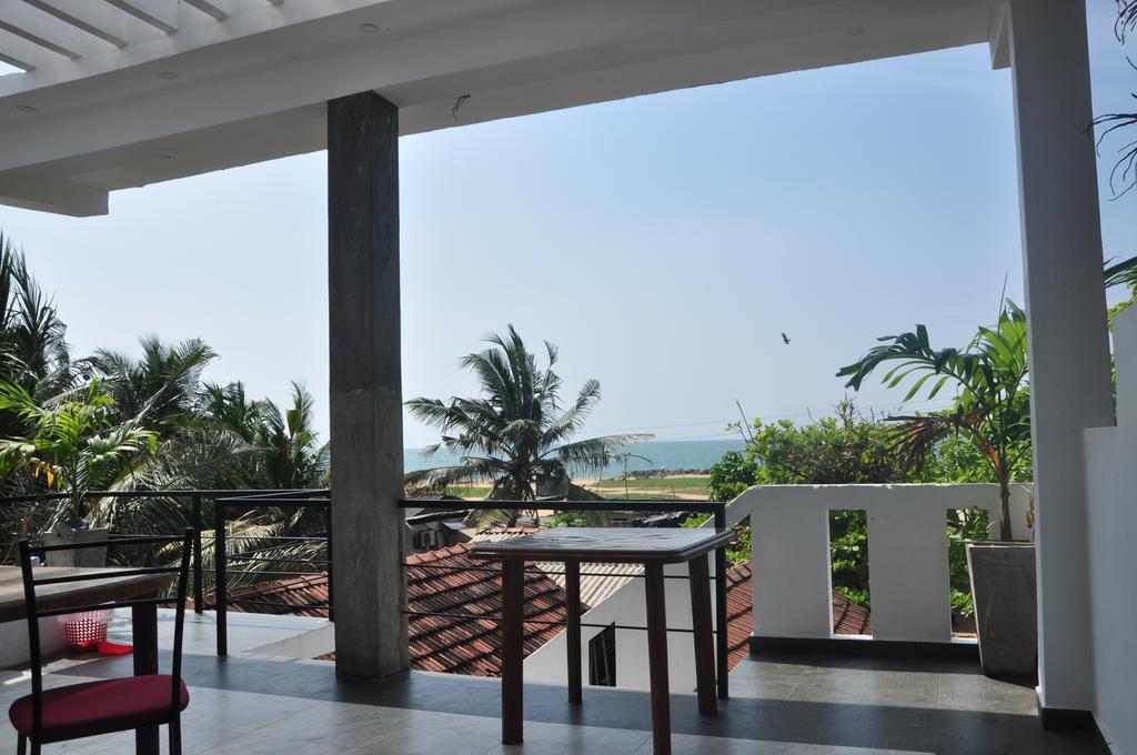 Petit Guest House Negombo Bagian luar foto