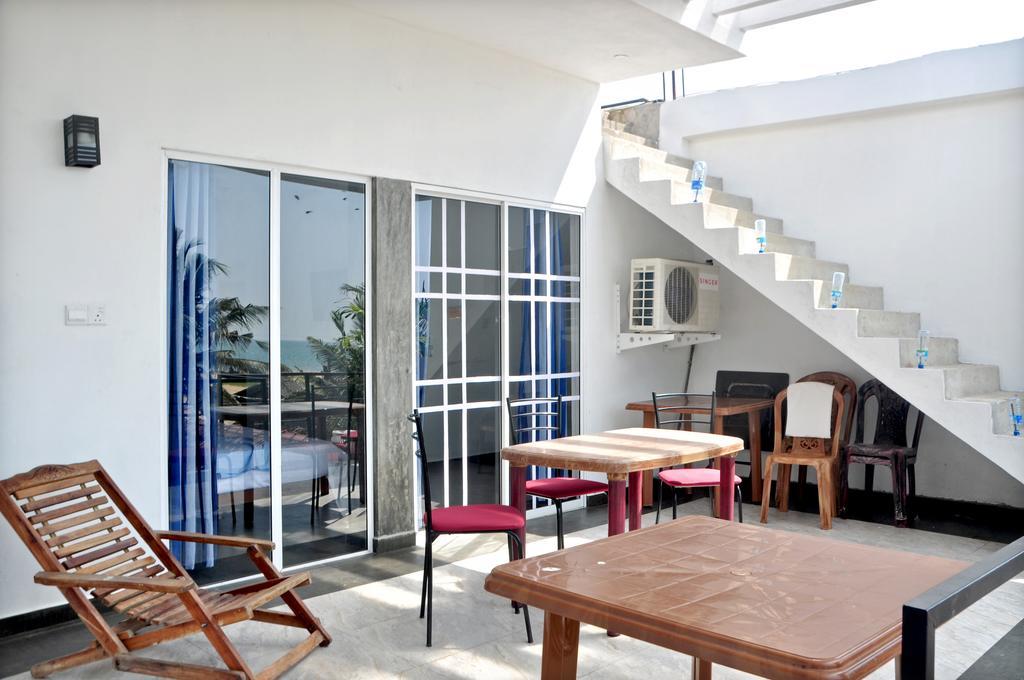Petit Guest House Negombo Bagian luar foto