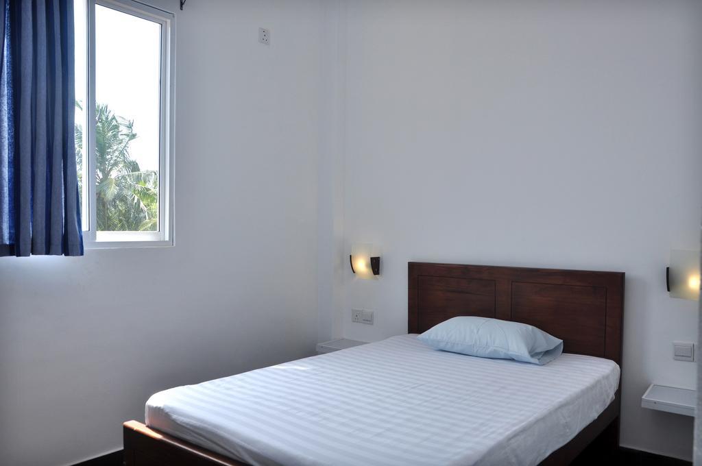 Petit Guest House Negombo Bagian luar foto