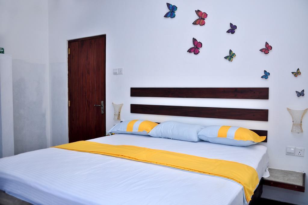 Petit Guest House Negombo Bagian luar foto