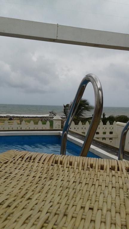 Petit Guest House Negombo Bagian luar foto