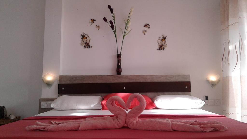 Petit Guest House Negombo Bagian luar foto