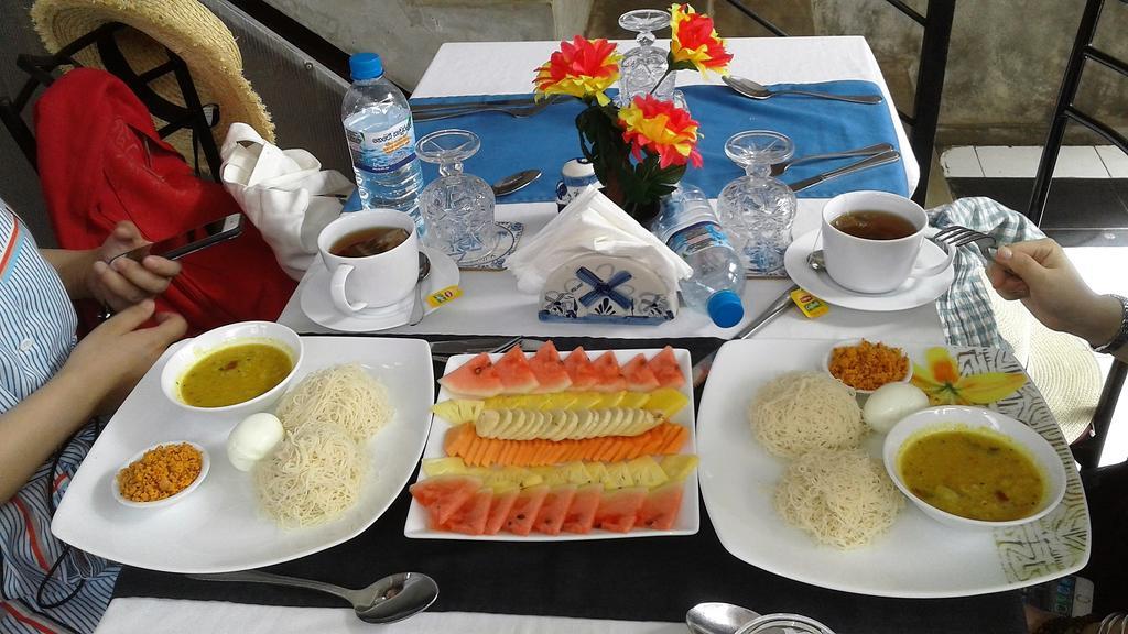 Petit Guest House Negombo Bagian luar foto